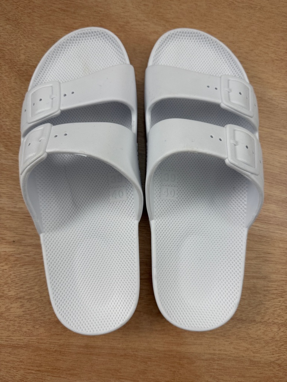 White Pool Slide Sandals - Freedom Moses -NWOT